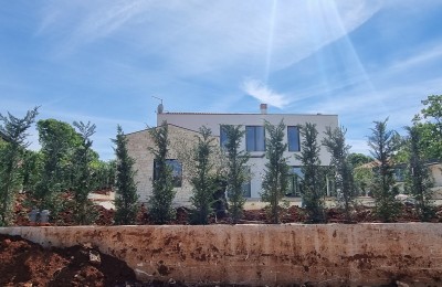 SURROUNDINGS OF VRSAR!!! Beautiful villa with heated pool and sauna, 10 km from the sea - under construction 50